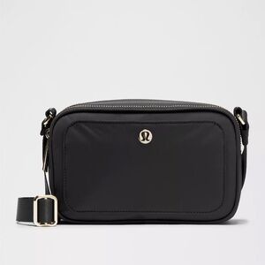 Lululemon Crossbody Camera Bag 2L